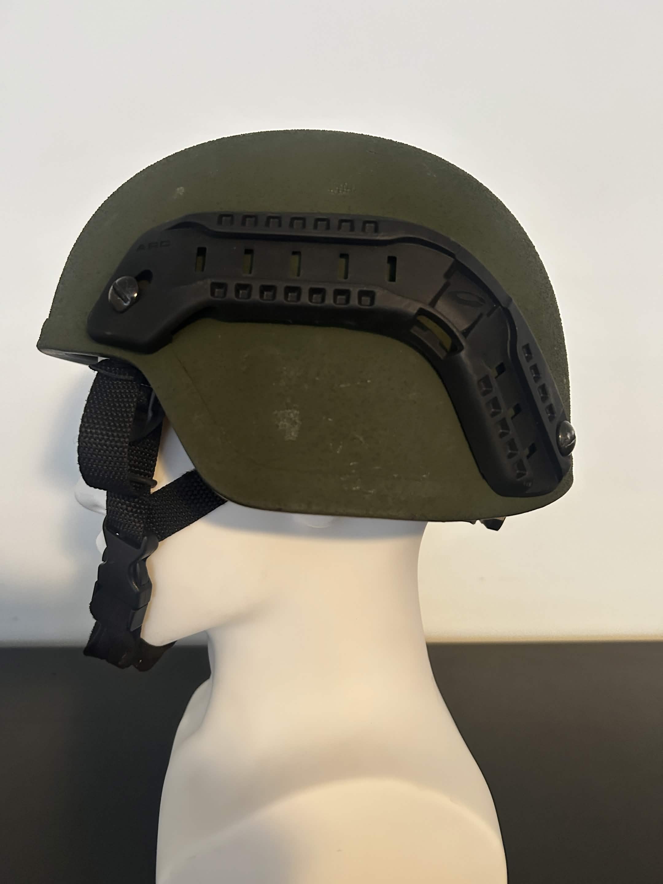 Safariland Protech Full Cut Helmet + Ops-Core Rails (Large)